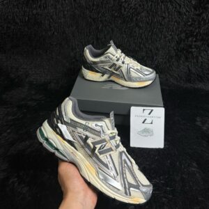 NEW BALANCE 1960R