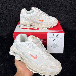 NIKE SHOX R4