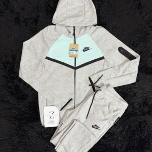 CHANDAL NIKE TECH SKY/GREY