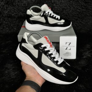 PRADA CUP bw